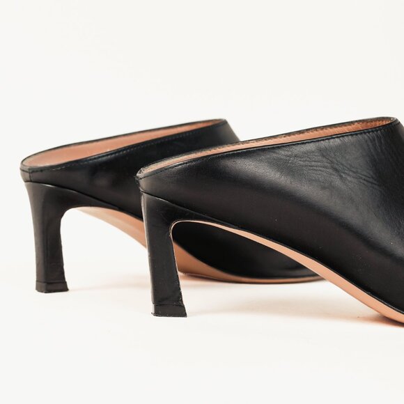 Stuart Weitzman Mira Nero Leather Pointed-Toe Mules - Picture 7 of 9